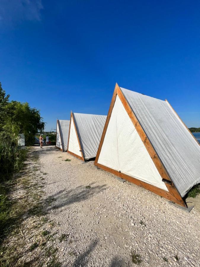 Lupa Tent Budakalász Eksteriør billede